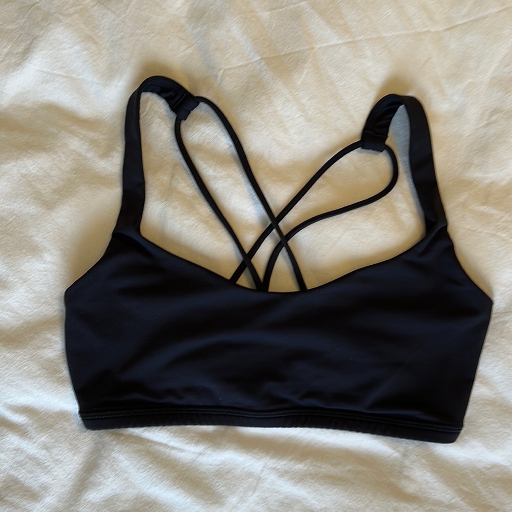 Brand-New Lululemon Free to Be Sports Bra
